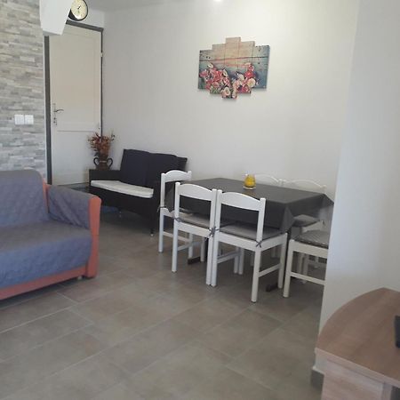 Apartmani Roza Lopar Kamer foto