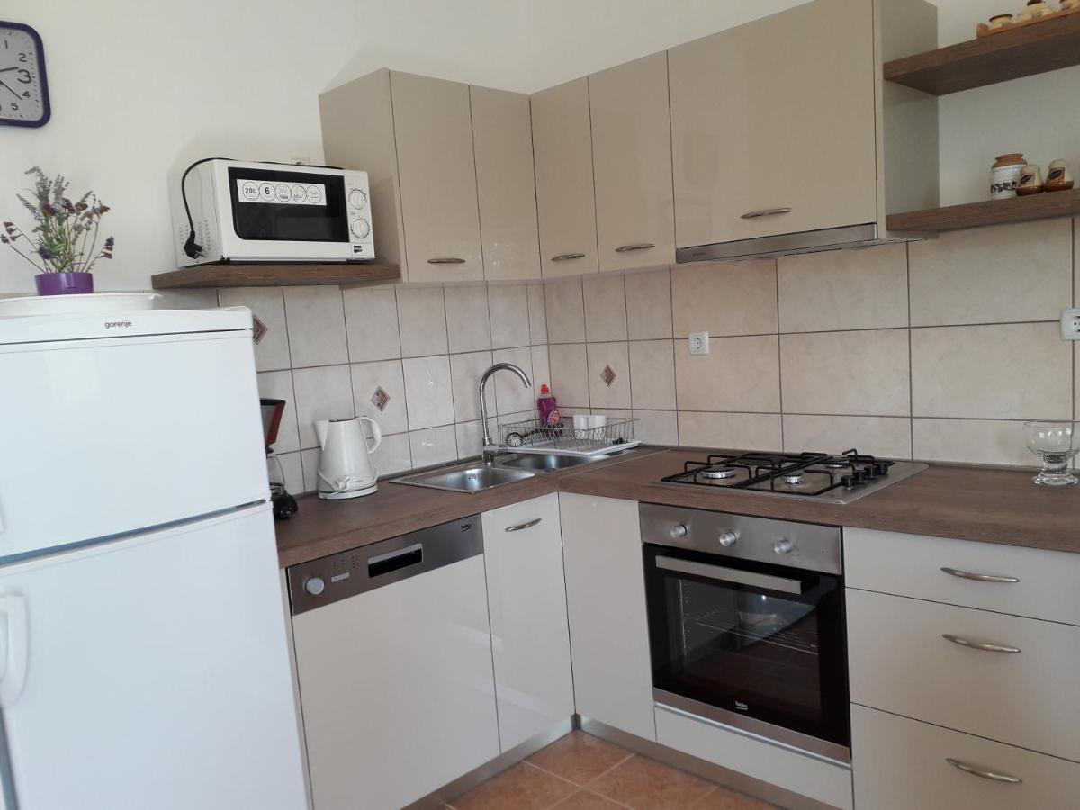 Apartmani Roza Lopar Buitenkant foto