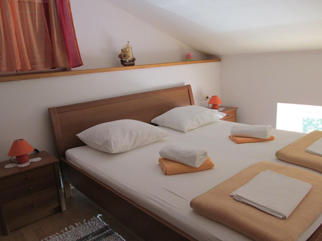 Apartmani Roza Lopar Buitenkant foto